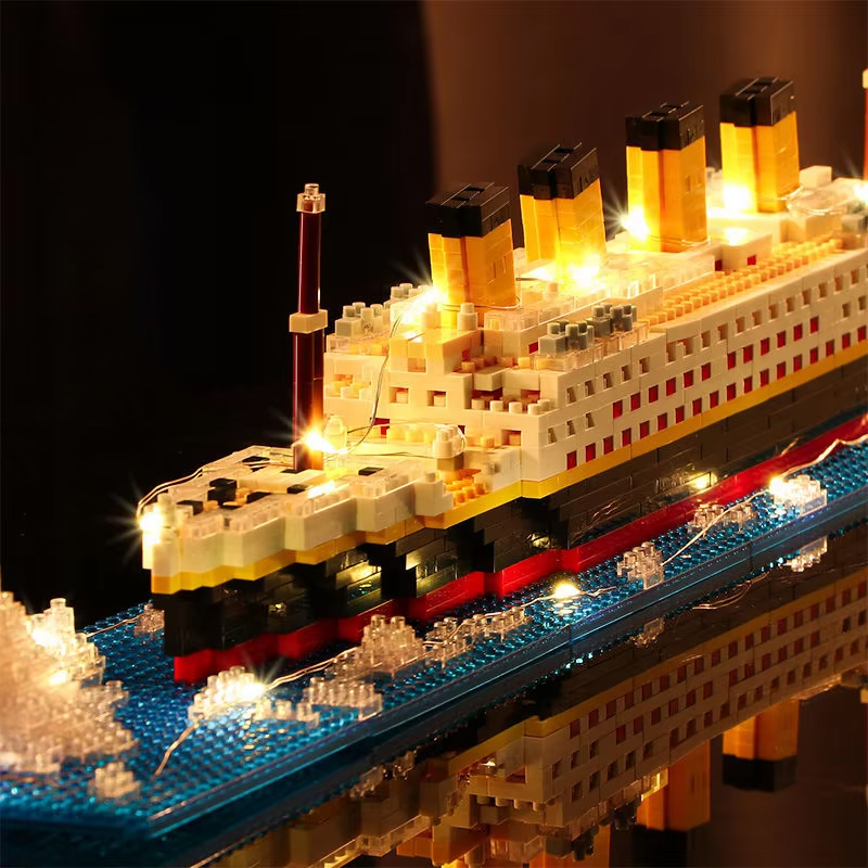 Model Kit Titanic - DIY Titanic Creative Luxury Iceberg Cruise