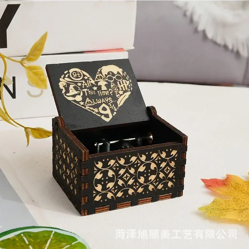 Anime Themed Hand-cranked Musi - огляд і ціна Model Kit Wood